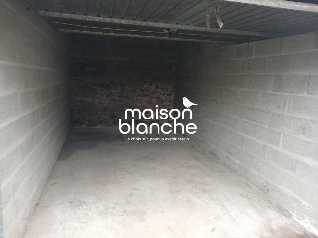 Parthenay Location Parking / Garage 79