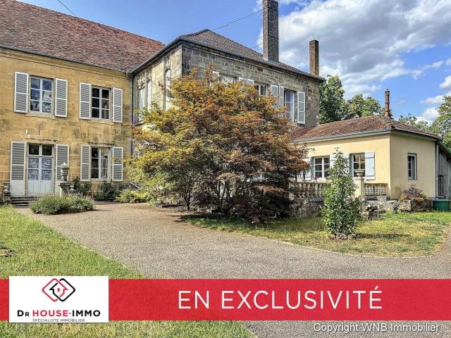 Parti droit d'une résidence noble avec une rénovation élégan. 316m² Chauvirey le Châtel