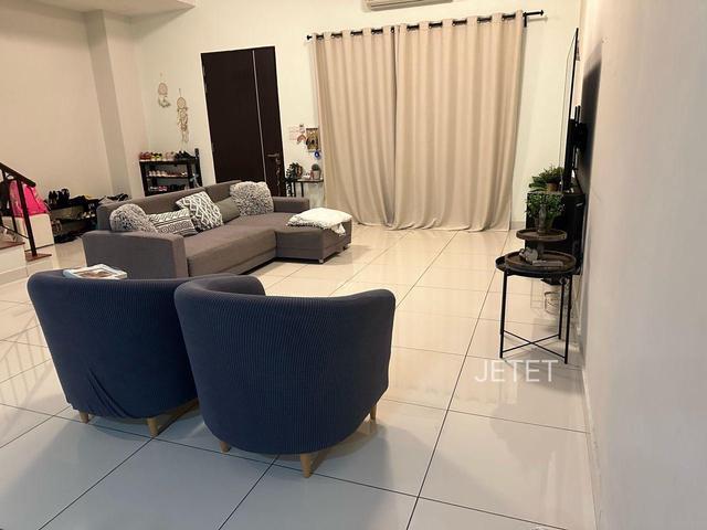 Partial Furnish Double Storey House Bayuemas nr LRT Parklands
