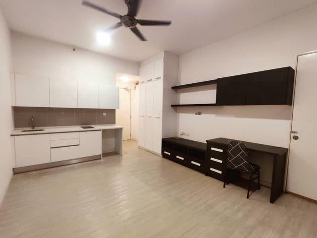 Partial Furnish with Washing Machine Fridge Move in anytime