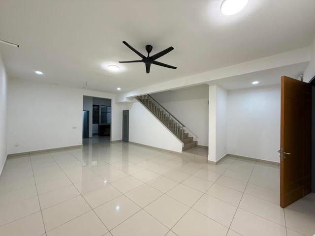 Partial furnished 2 Storey Straits View Permas Jaya