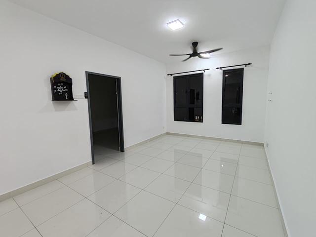 Partial furnished Trio By Setia Residence Bukit Tinggi Klang For Rent