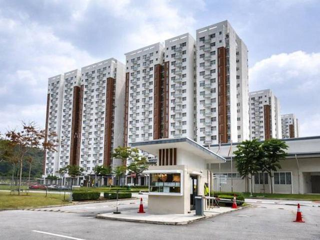 Partial Furnished De Bayu Apartment Setia Alam Selangor