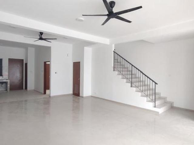 Partially 4rooms double storey Seremban Rimbun Aman
