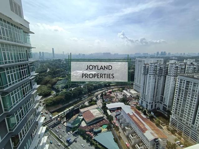 Partially fitted Dua Sentral unit for sale bright corner