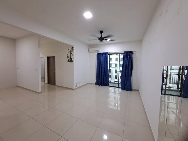 Partially Furnish 1300sf TREE SPARINA 2 car park