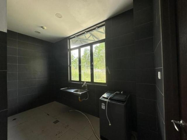 Partially Furnish 3 Storey Semi D, Saujana Heights, KajangSemi D House