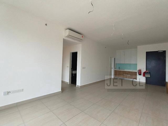 PARTIALLY FURNISH Brand New Unit Tuai Residences Setia Alam 2 CarPark
