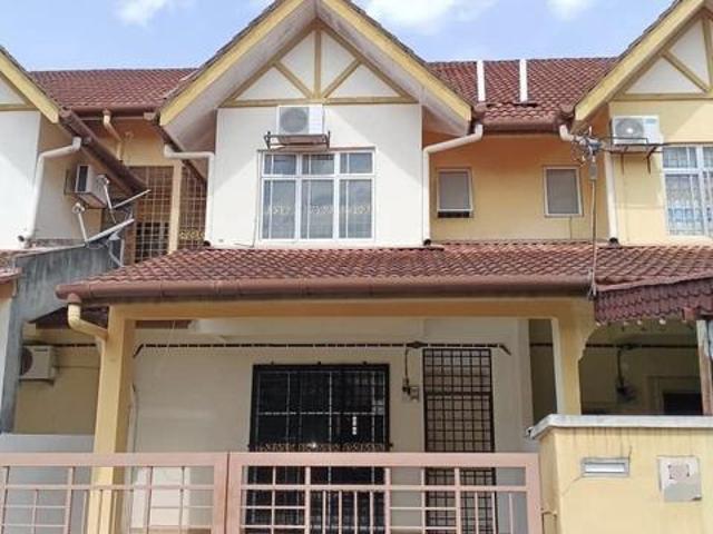 PARTIALLY FURNISHED NICE UNIT 2 Storey Terrace Puncak Saujana