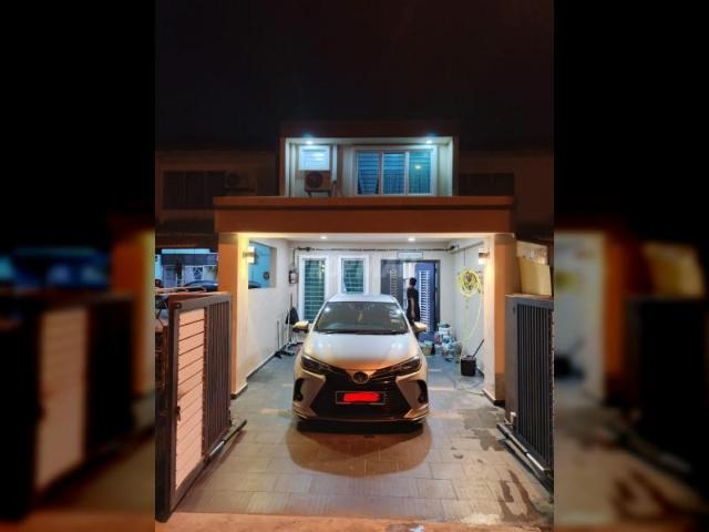 PARTIALLY FURNISHED DOUBLE STOREY HOUSE Seksyen 5 Bangi