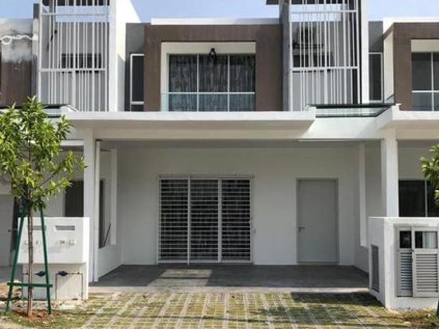 PARTIALLY FURNISHED Double Storey Terrace Casa View Cybersouth