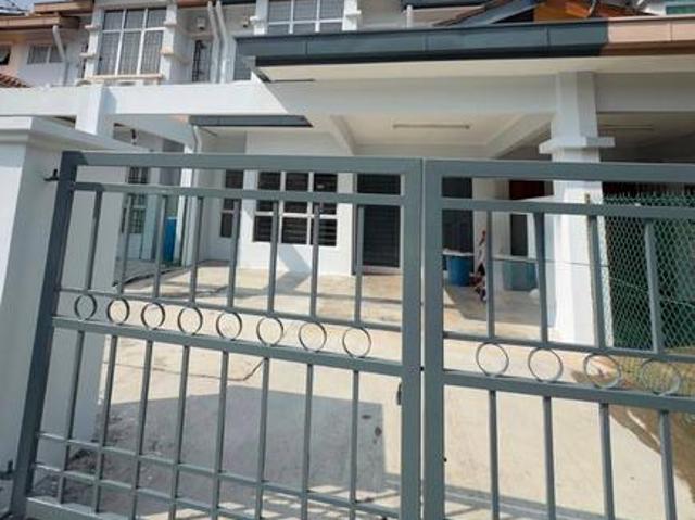 Partially Furnished Double Storey Terrace House Setia Alam