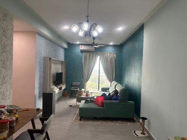 Partially Furnished 1195Sqft 4R2B Sunsuria Forum Setia Alam