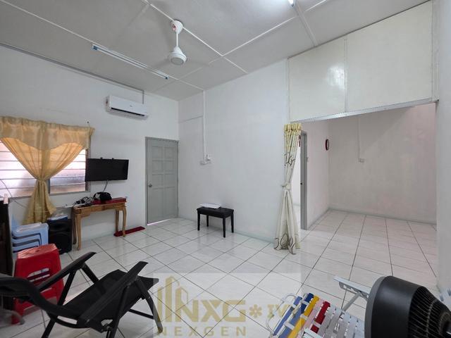 Partially Furnished 22x75 3R2B Taman Sri Andalas 1 Sty House Klang