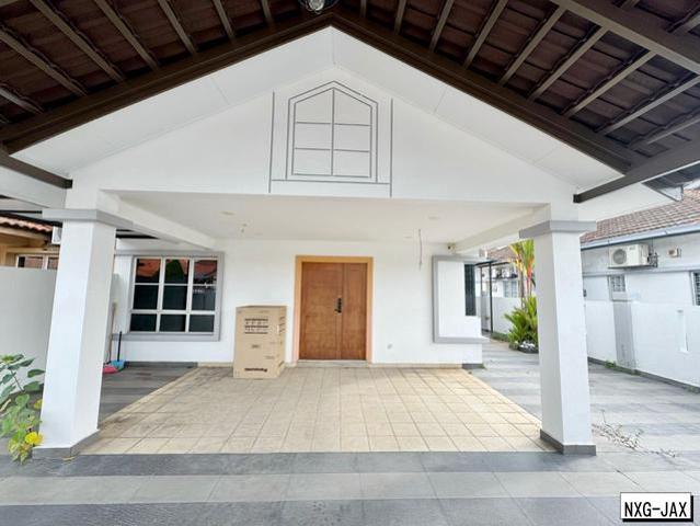 Partially Furnished 35x75 3R2B Aman Perdana 1Sty SemiD Klang