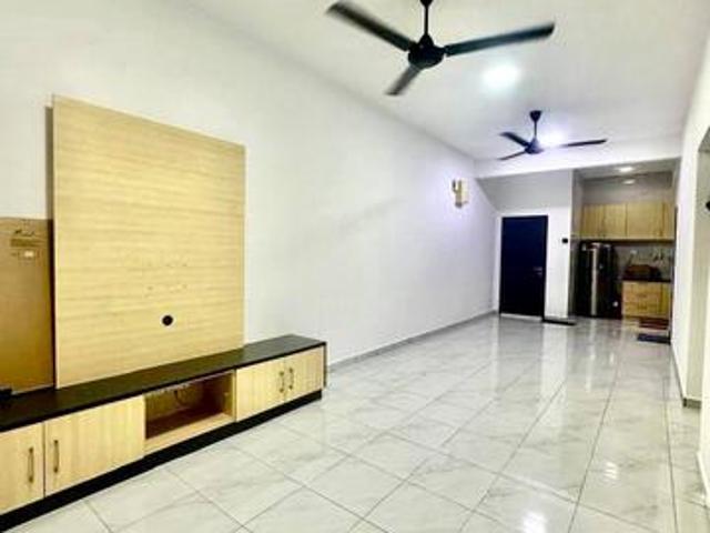PARTIALLY FURNISHEDPutra Impian Apartment Vesta View