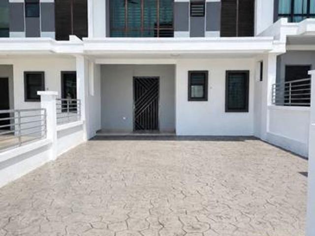 PARTIALLY FURNSIHEDNICE UNIT Teres 2 Tingkat Ruma 33 Saujana Utama