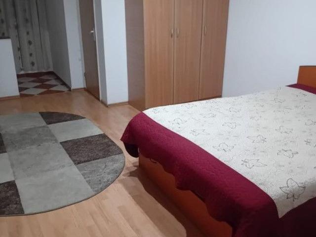 Particular închiriez garsonieră decomandată – Titan, la doar 4 minute