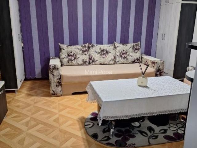 Particular închiriez garsoniera