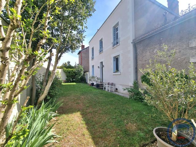 Particulier 8 chambres avec garage Tours centre