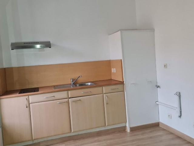 PARTICULIER LOUE STUDIO DE 28 M2