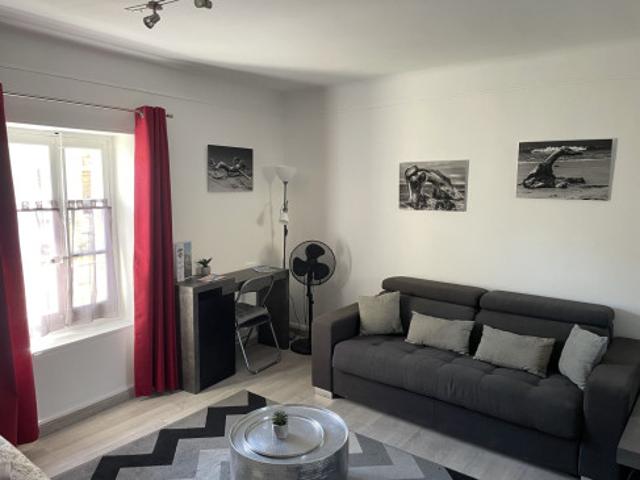 Particulier studio meublé pour étudiant Arles centre ancien