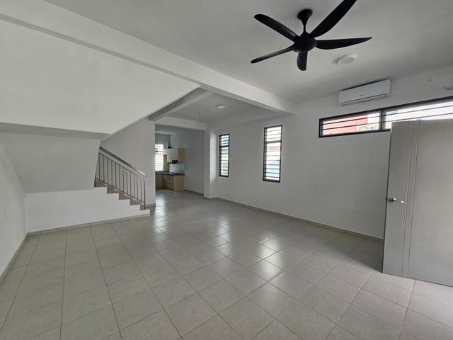 Partly Furnish 2 Storey EndLot House Taman Scientex Kundang Rawang