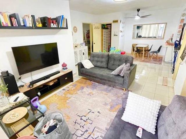 PARTLY FURNISHED Magna ville Selayang Condominum 3 Unit Airconds