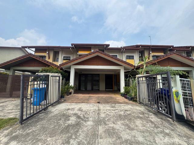 PARTLY FURNISHED Double Storey Jalan Hijau Alam Cahaya SPK