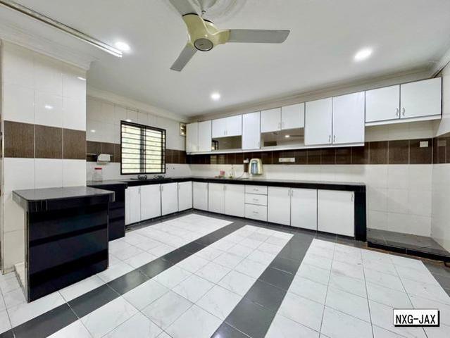 Partly Furnished Fully Extended 1 Sty Endlot Bandar Bukit Raja Klang