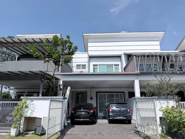 PARTLY FURNISHED FREEHOLD Double Storey Diamond Garden Dengkil