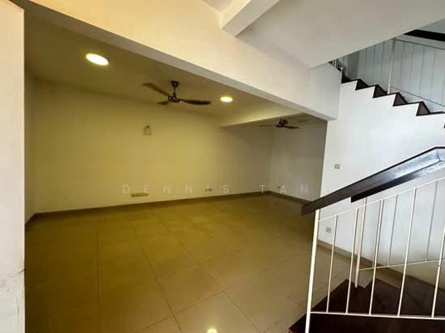 Partly furnished Kota Emerald Rawang double storey house for sale