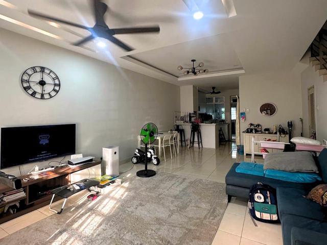 PARTLY FURNISHED Single Storey Lorong Gelang Bandar Puteri Klang SALE
