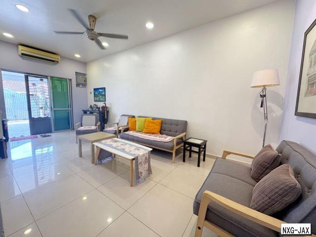 Partly Furnished 20x65 2R2B Zapin Bandar Bukit Raja 1Sty House Klang