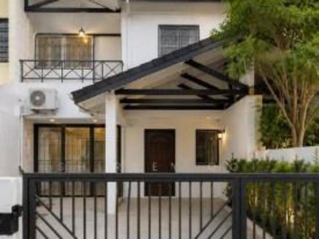 Partly furnished 2storey house in Bandar Sunway near Taylors U