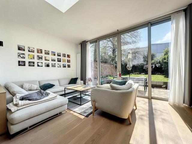 Parvis Saint Pierre: Magnificent renovated house with 5 BR