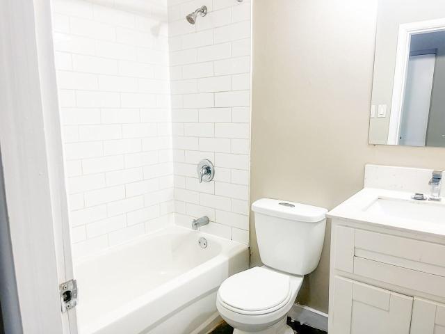 Par 3026 1 Bedroom Apartment for Rent at 3026 Parliament Ave, Regina, SK S4S 2L5 Albert Park