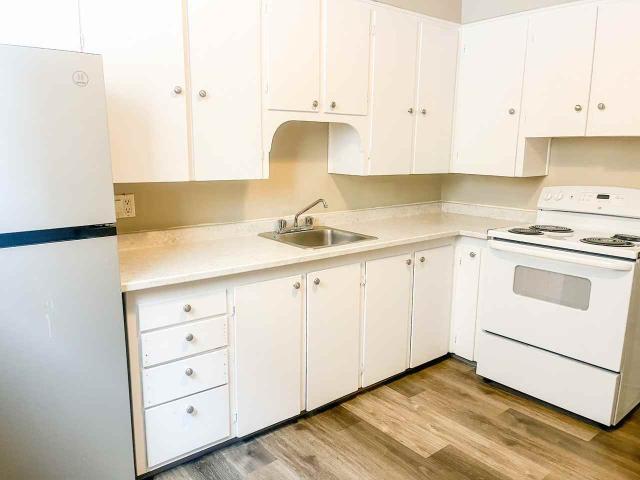 Par 3026 1 Bedroom Apartment for Rent at 3026 Parliament Ave, Regina, SK S4S 2L5 Albert Park