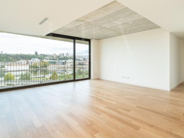 para alugar Apartamento de alto padrão de 213 m2, Coimbra, Portugal