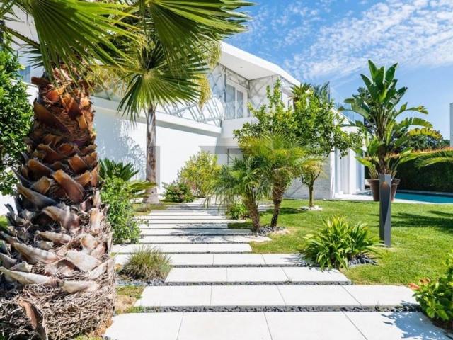 para alugar Casa Exclusiva de 270 m2, Herdade da Aroeira, Aroeira, Almada, Setúbal