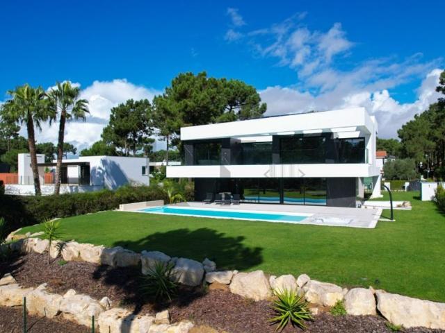 para alugar Casa Exclusiva de 356 m2, Herdade da Aroeira, Aroeira, Almada, Setúbal