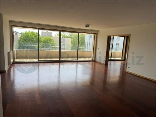 para alugar Duplex de luxo de 221 m2, Avenida da Boavista, Porto