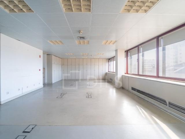 para alugar Escritório de luxo de 740 m2 Aviz, Porto
