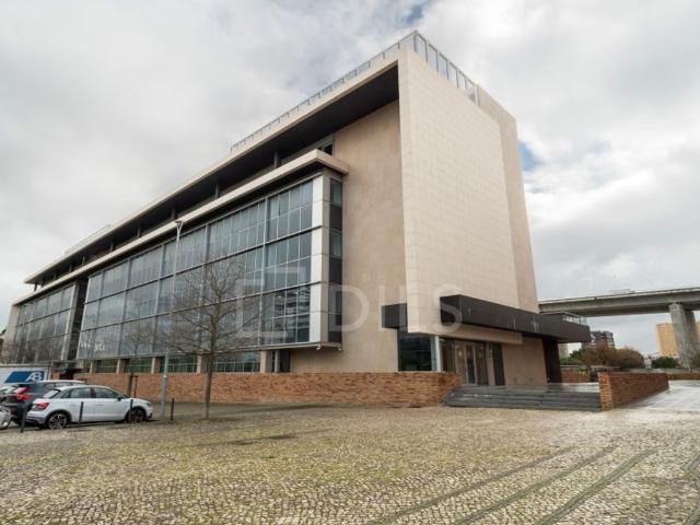 para alugar Escritório de luxo de 755 m2 Parque das Nacoes Norte, Lisboa