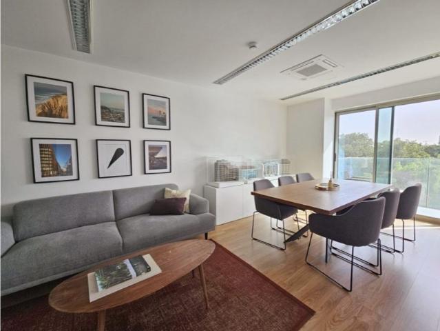 para alugar Escritório de 157 m2 Alto do Parque Sao Sebastiao da Pedreira, Lisboa