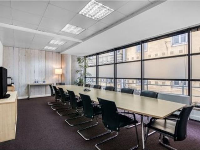 para alugar Escritório de 110 m2 Avenida da Liberdade Sao Sebastiao da Pedreira, Lisboa