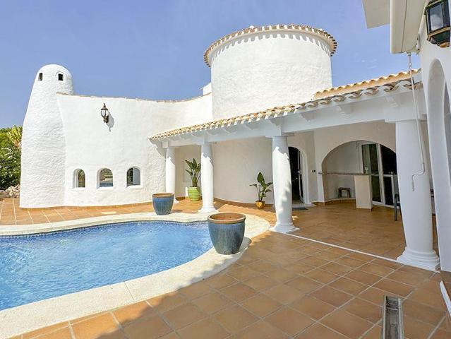 Villa Singular · Altea Sierra En cifras 364 m² construidos ·. 364m² Altea