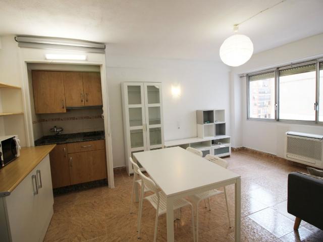 PARA UNA CHICA ESTUDIANTE / ACOGEDOR PISO EN ZONA DE AV. DEL PUERTO