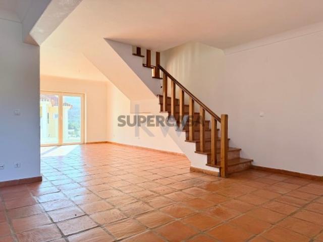 Para Venda | Moradia T3+1 Geminada com Jardim | na Várzea de Sintra na Urbª Sopé da Serra
