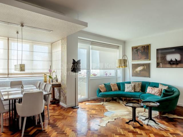Para venda, apartamento T2 com varanda em Campolide